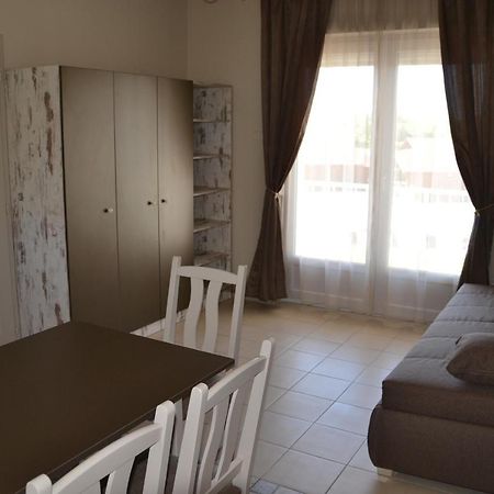 Aranyszarvas Panzio, Etterem Es Grillterasz Apartment Exterior foto