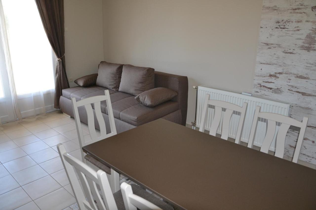Aranyszarvas Panzio, Etterem Es Grillterasz Apartment Exterior foto