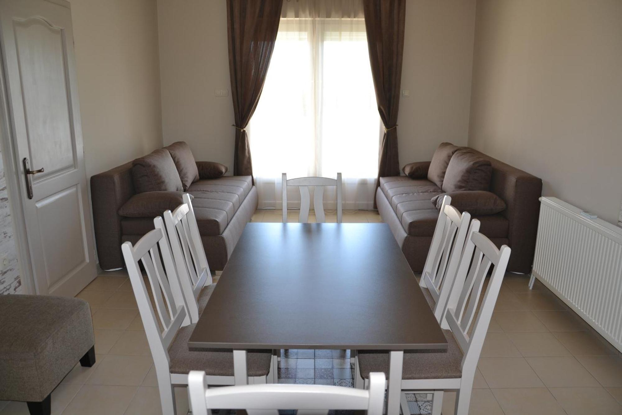 Aranyszarvas Panzio, Etterem Es Grillterasz Apartment Exterior foto