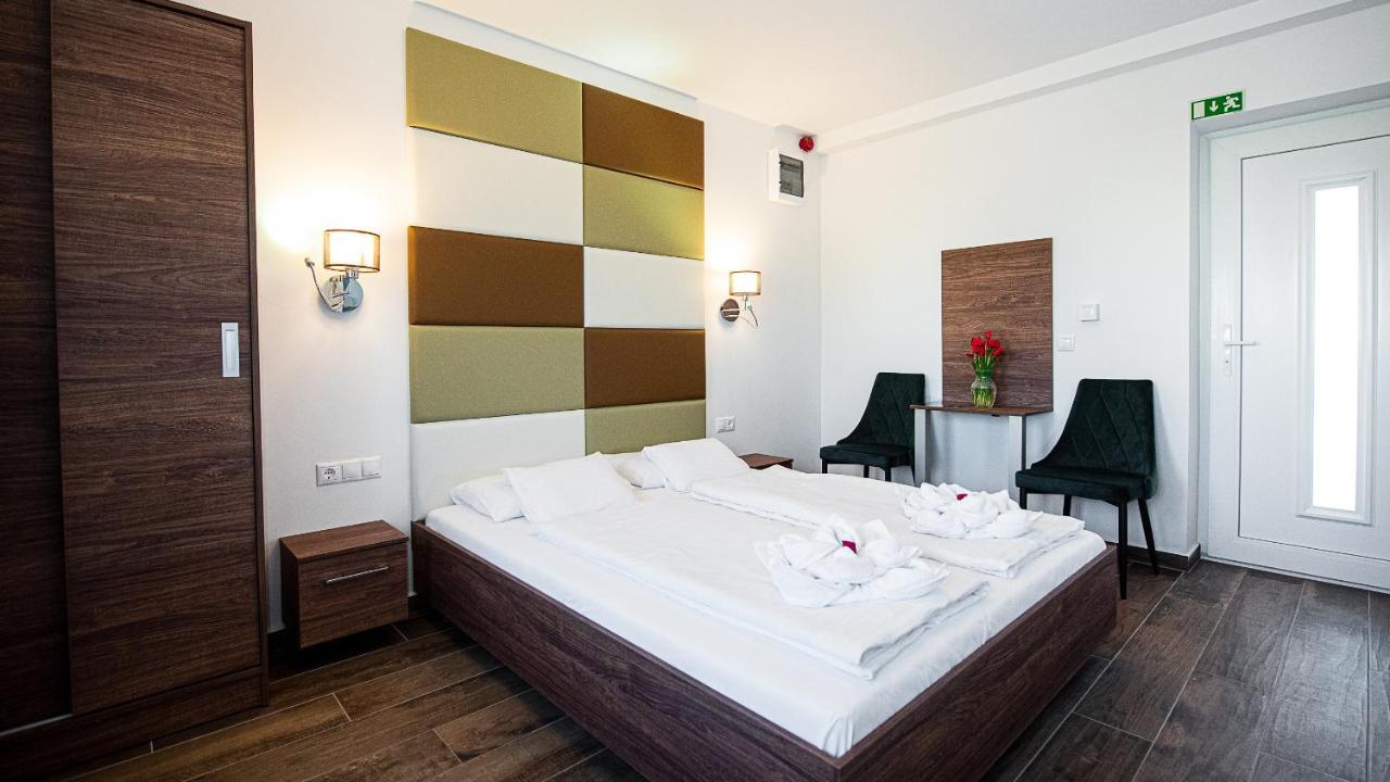 Aranyszarvas Panzio, Etterem Es Grillterasz Apartment Exterior foto