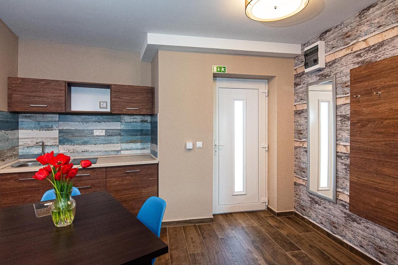 Aranyszarvas Panzio, Etterem Es Grillterasz Apartment Exterior foto