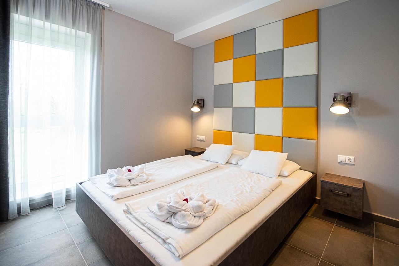 Aranyszarvas Panzio, Etterem Es Grillterasz Apartment Exterior foto