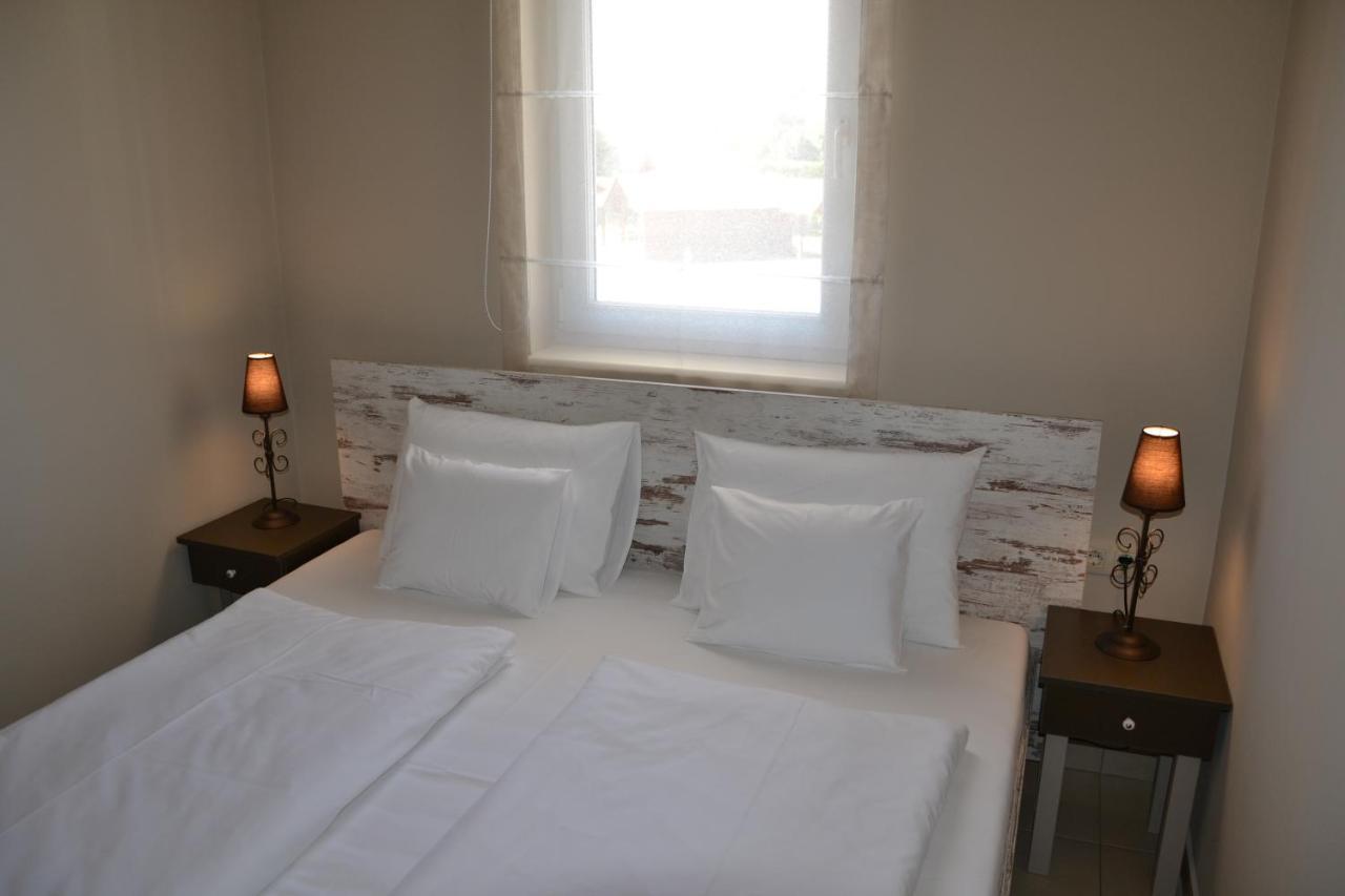 Aranyszarvas Panzio, Etterem Es Grillterasz Apartment Exterior foto